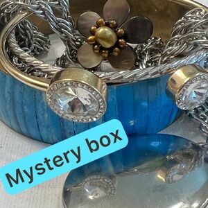 Mystery Jewelry Box – Vintage Oval Locket, Bangles & Ring